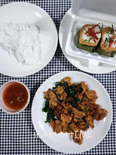 พัชชา ขนมจีนแกงไก่-ทอดมัน