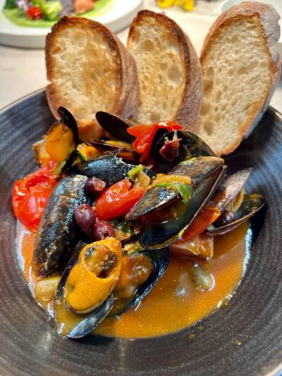 Pippos Mountain Lodge great Food, Suites & Farm