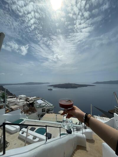 Cocκtail Bar Restaurant One