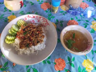 ร้านจันทร์เพ็ญ อาหารตามสั่ง