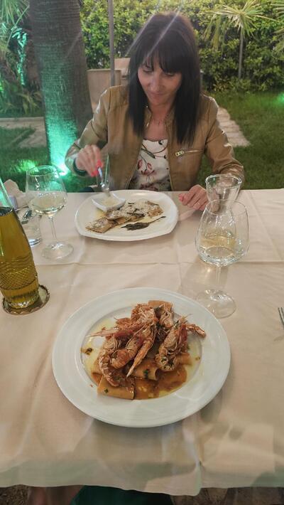 Acqua Pazza Restaurant Golem