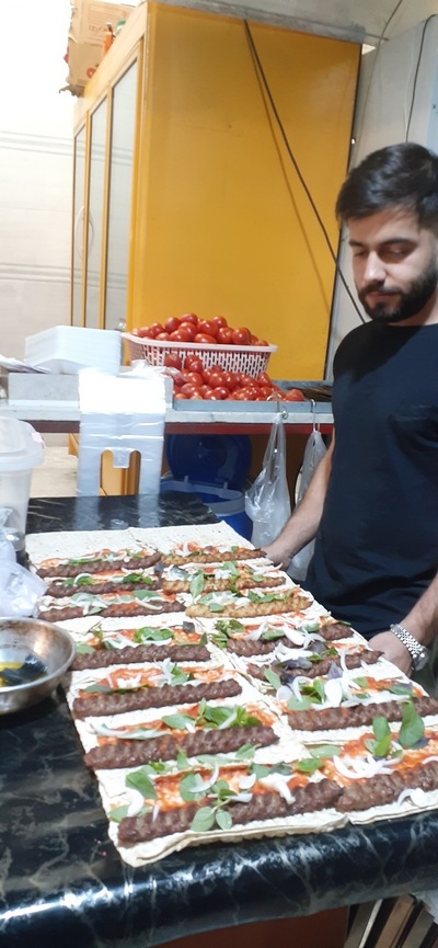 کبابی سنتی شقایق