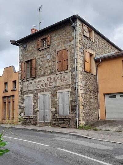 Au Vieux Chateau Cafe