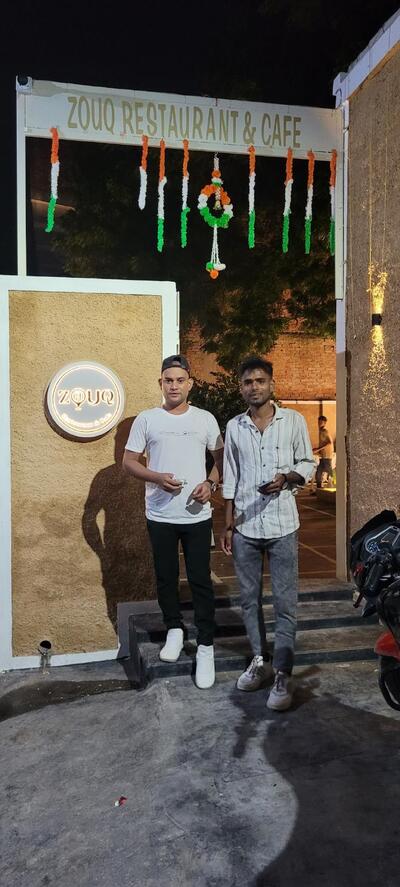 Zouq Restaurant & Cafe