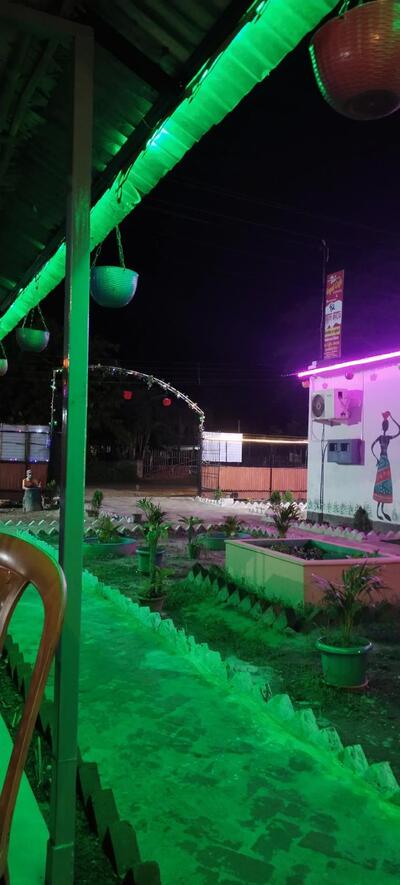 DREAM LAND THE ROYAL CAFE AND RESTAURANT