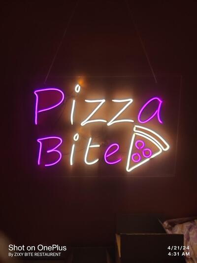 Pizza bite & ice cream parler