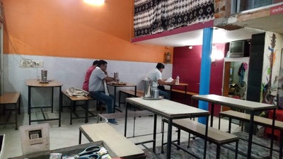 Parmatma Ek Bhojnaly