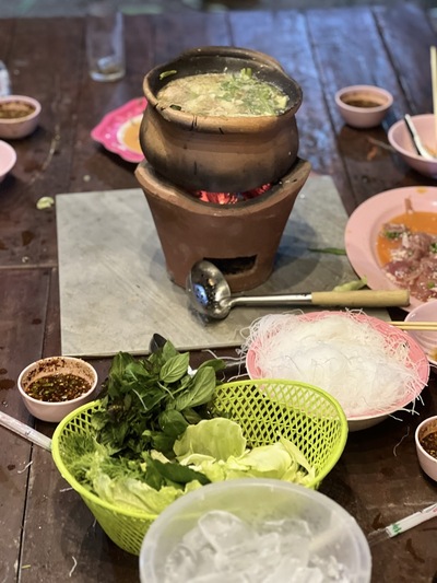 ร้านแจ่วฮ้อน ซดฮอก