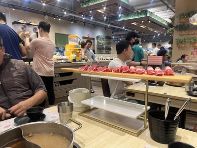 星野肉肉鍋(台中麗寶OUTLET店)