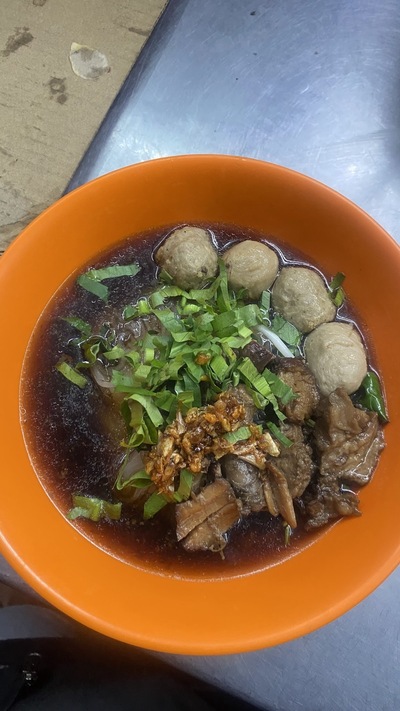 ก๋วยเตี๋ยวลูกชิ้นแชมป์ หมู เนื้อตุ๋น