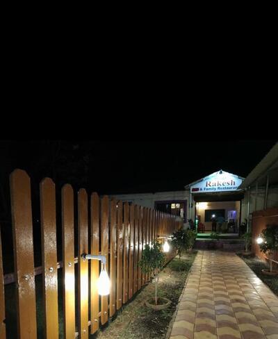 Hotel Rakesh Family Garden & Restaurant