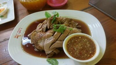 ร้านนานาข้าวขาหมู