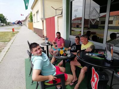 Caffe bar i disco bar Pub