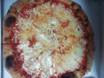 Pizzeria Piazza Primo Maggio