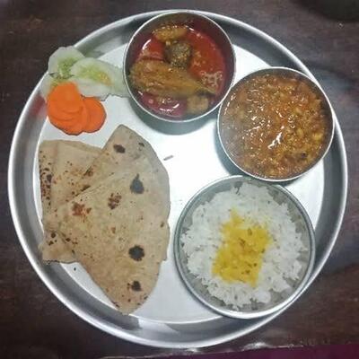 घरगुती जेवणाची व नैवेद्याचा स्वयंपाक उत्तम व्यवस्था