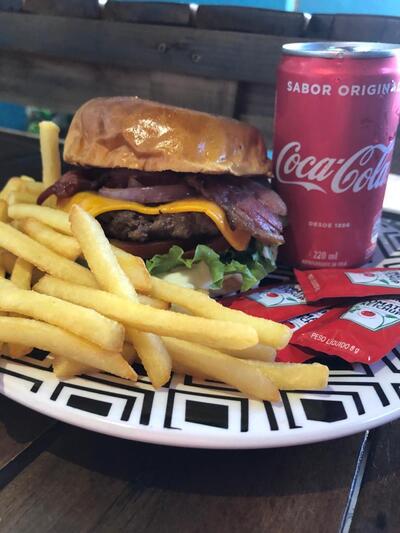 Giga hambúrgueria