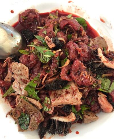 ลาบ-ส้า ป้าศรีน้ำโท้งอุดมพร