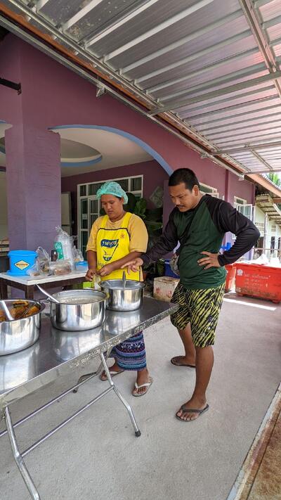 ร้านอาหารนุชแอนด์แบม