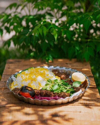 سفره خانه سنتی آرا