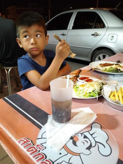 ร้านสเต็กลุงใหญ่ สาขาตาคลี