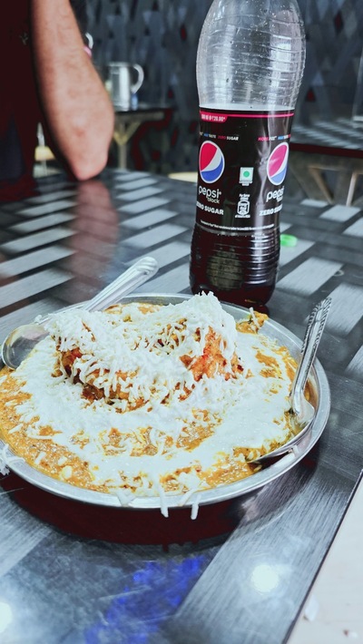 Vaishno bhojnalay pure vegetarian hotel in mainpuri