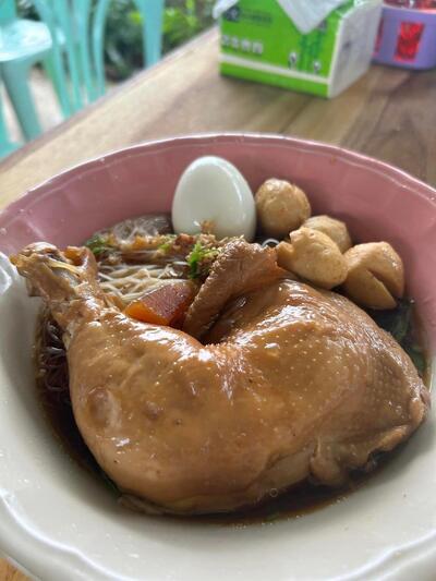 ก๋วยเตี๋ยวไก่ขาโต มะระ อิ่มบุญฟาร์ม