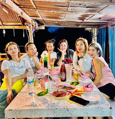 ร้านตำแตก