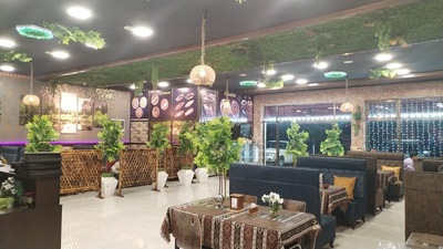 Üç Qardaş Ailəvi Məkan