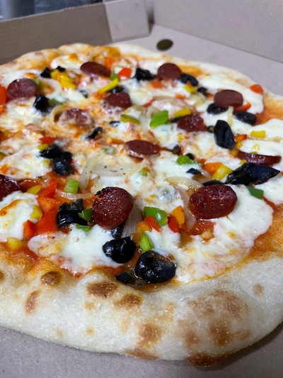 Caredu’S pizza