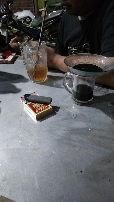Warung makan dan minum *kaji pras*