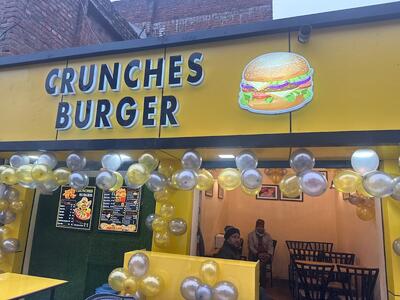 Crunches Burger