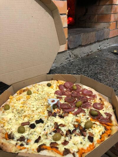 Matheus pizzas fono á lenha