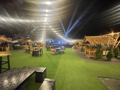 ร้านเล่านั่งชิวครัวรถแห่อาหารป่า