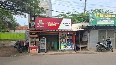 Warung kopi Tomi
