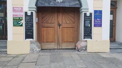 Restaurace-pizzerie Ve Dvoře