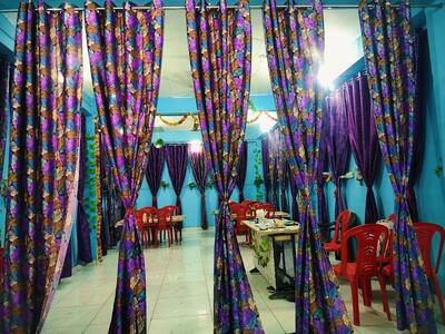 R. Restaurant (fully vegetarian)