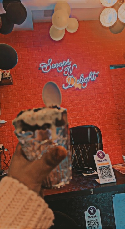 SCOOPS 'N' DELIGHT