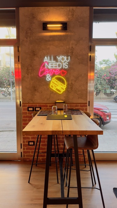 Smoked American BBQ - Steakhouse & Hamburger