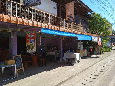 ร้านข้าวมันไก่ยายเวียง น้ำจิ้มรสเด็ด