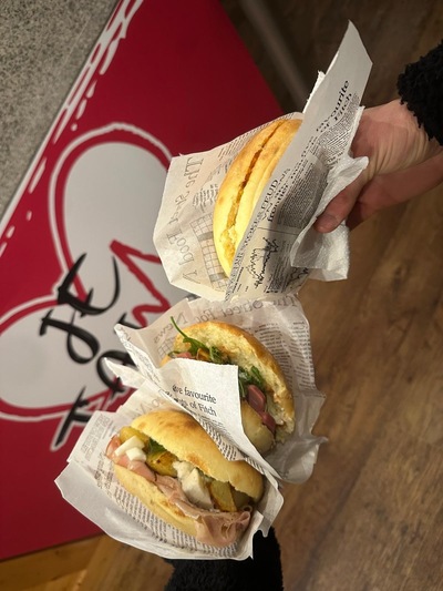 Je T'aime - Food & Drink