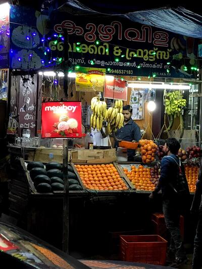 Kuzhivila Bakery & Fruits