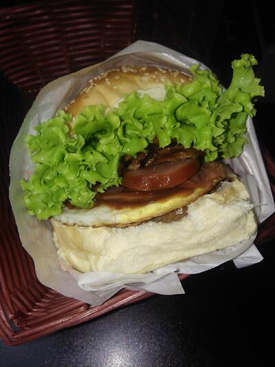 Delicie-se com um hambúrguer no D'Gust Passarela