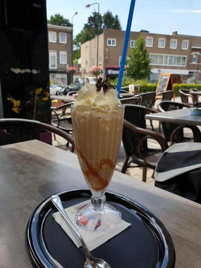 Italiaanse Ijssalon En Brasserie Roma