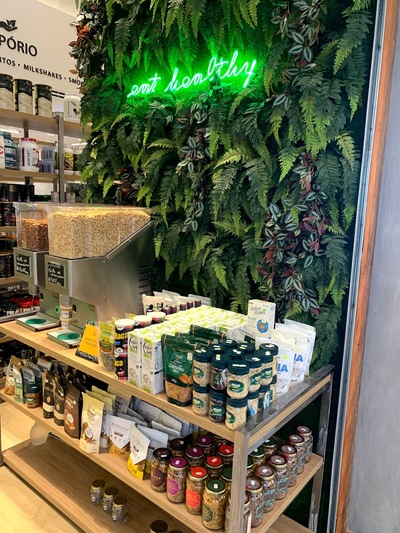 Gratitude Natural Foods Vogue Square foto