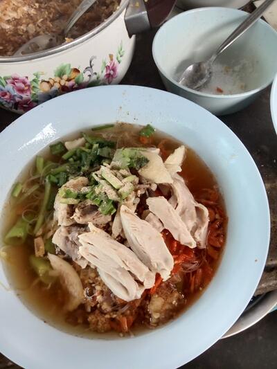 ก๋วยเตี๋ยวบ้านใหม่ท่าขุนราม