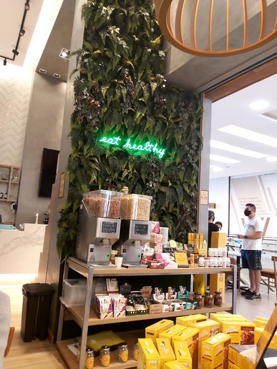 Gratitude Natural Foods Vogue Square foto