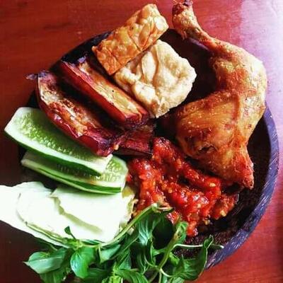 Ayam geprek mak jah