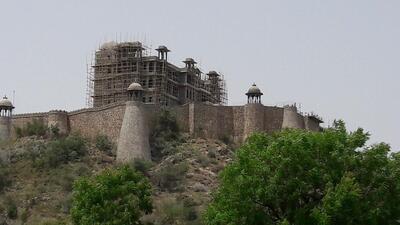 The village hut cafe & Restaurant