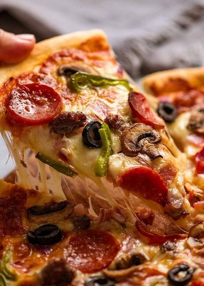 Elle’s Pizza