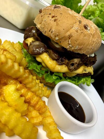 Serranos Burguer & Lounge